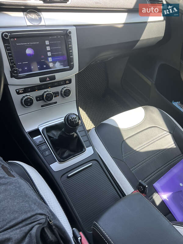 Седан Volkswagen Passat 2012 в Прилуках
