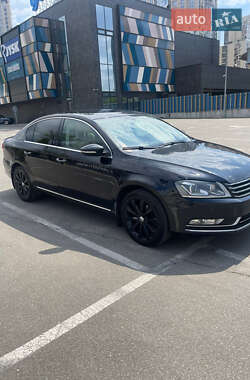 Седан Volkswagen Passat 2012 в 