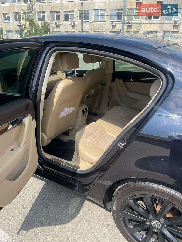 Седан Volkswagen Passat 2012 в Києві