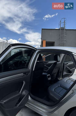 Седан Volkswagen Passat 2013 в 