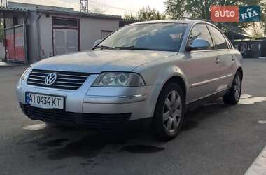Седан Volkswagen Passat 2004 в Києві