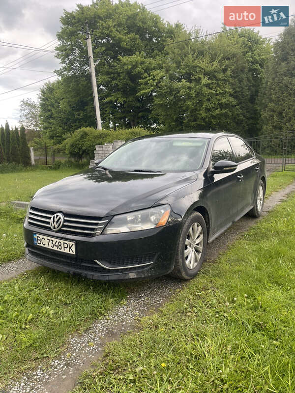 Седан Volkswagen Passat 2012 в Львове