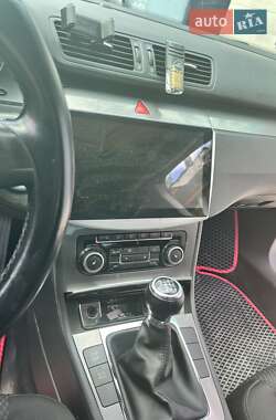 Седан Volkswagen Passat 2010 в 