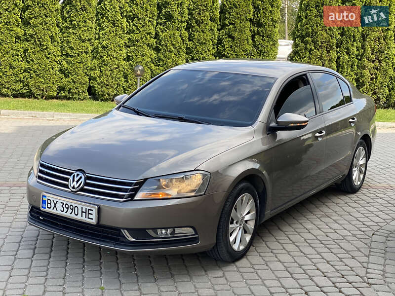 Седан Volkswagen Passat 2011 в Дунаївцях