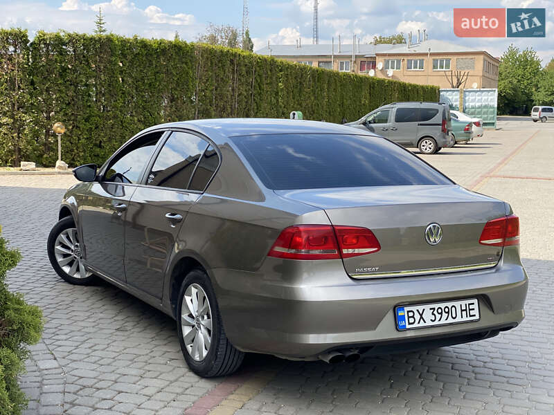 Седан Volkswagen Passat 2011 в Дунаївцях