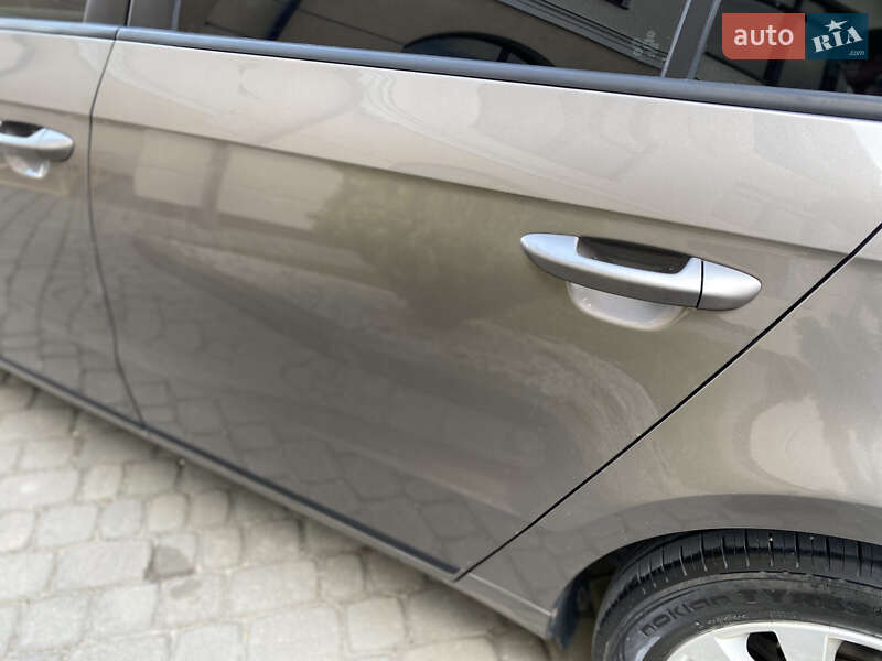 Седан Volkswagen Passat 2011 в Дунаївцях