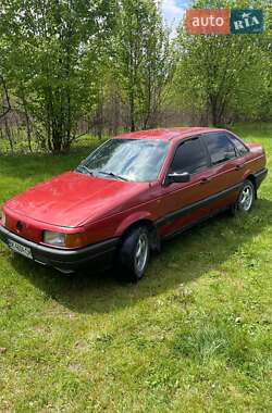Седан Volkswagen Passat 1990 в Олевську