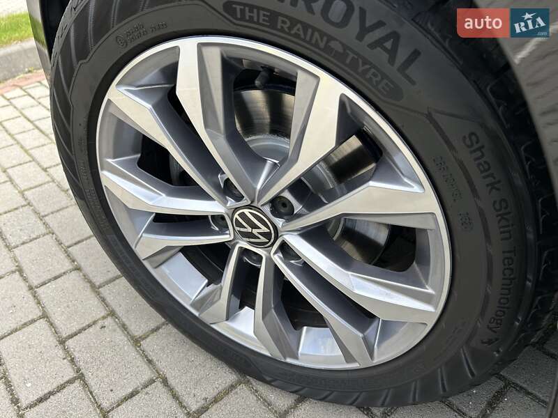 Седан Volkswagen Passat 2020 в Львове
