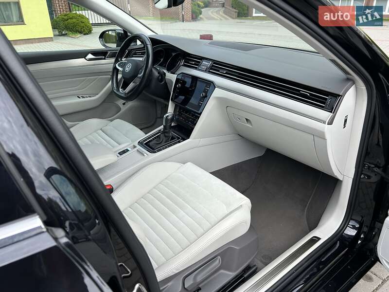 Седан Volkswagen Passat 2020 в Львове