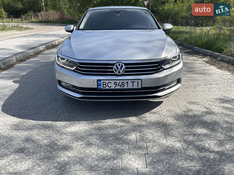 Седан Volkswagen Passat 2015 в 