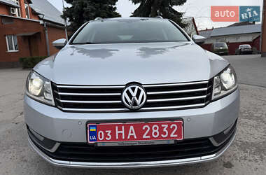 Універсал Volkswagen Passat 2012 в 