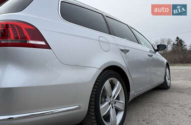 Універсал Volkswagen Passat 2012 в 