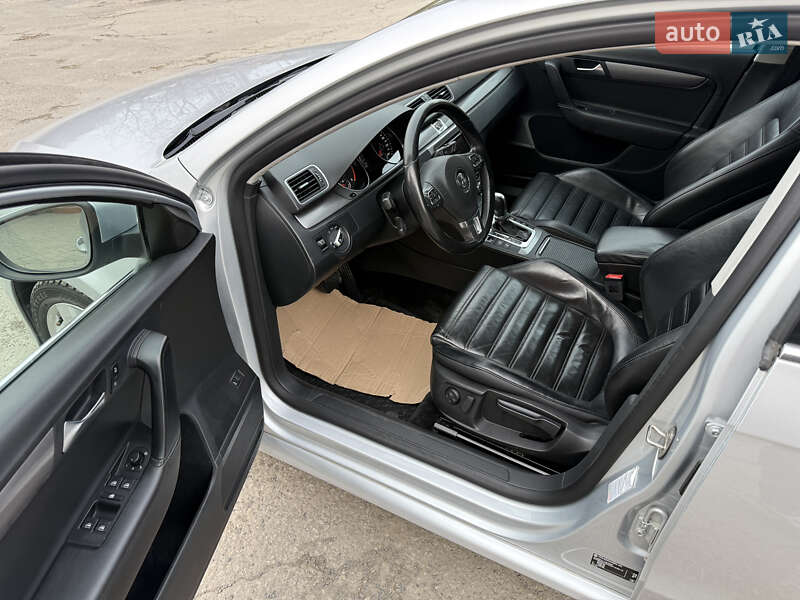 Універсал Volkswagen Passat 2012 в Кременці