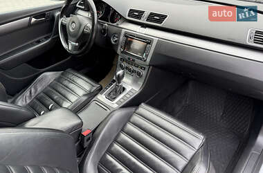 Універсал Volkswagen Passat 2012 в 