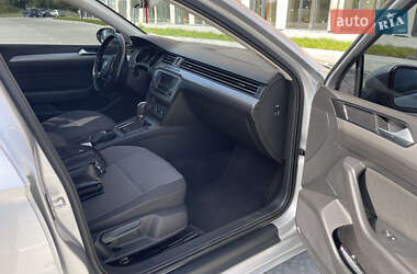 Седан Volkswagen Passat 2015 в 