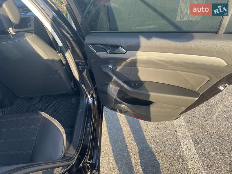 Универсал Volkswagen Passat 2015 в Днепре