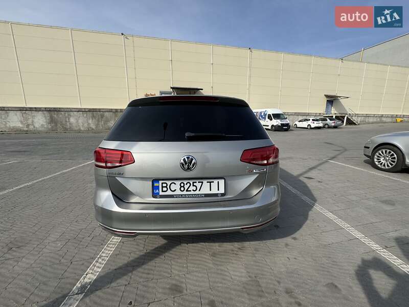 Універсал Volkswagen Passat 2015 в Львові