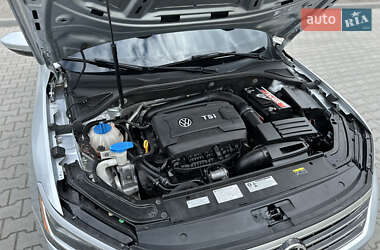 Седан Volkswagen Passat 2017 в 