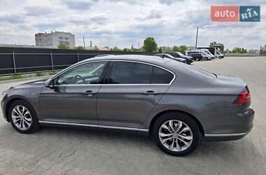 Седан Volkswagen Passat 2016 в 