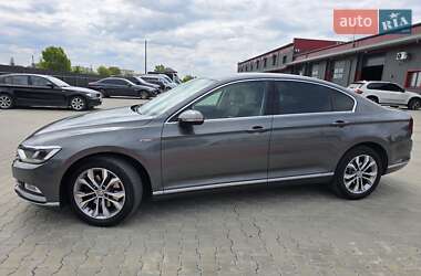 Седан Volkswagen Passat 2016 в 