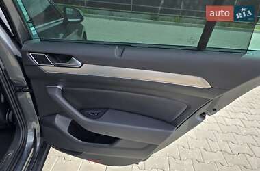 Седан Volkswagen Passat 2016 в 