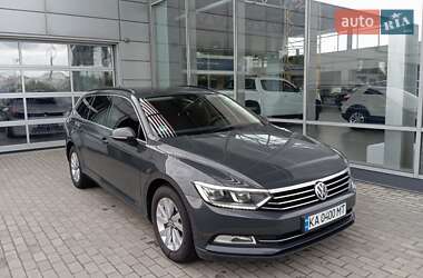 Универсал Volkswagen Passat 2019 в Киеве