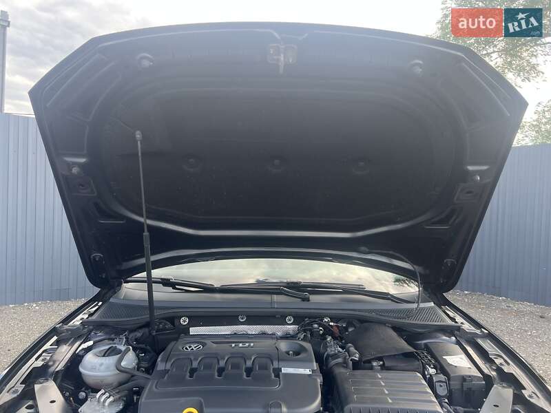 Универсал Volkswagen Passat 2015 в Киеве