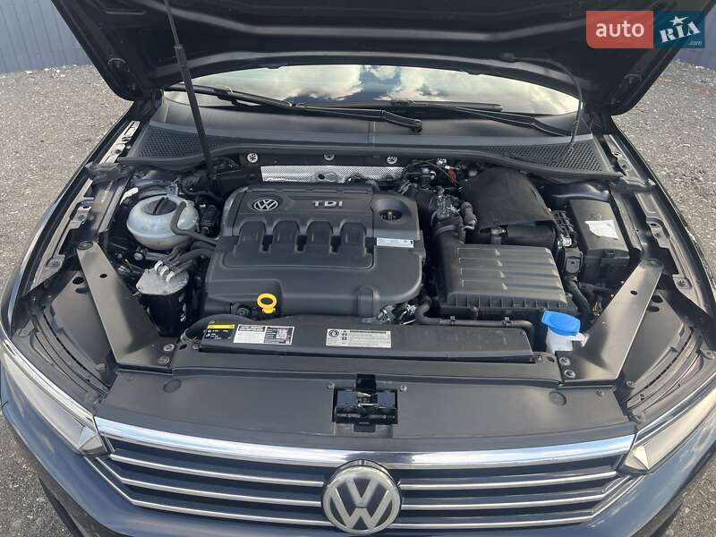 Универсал Volkswagen Passat 2015 в Киеве