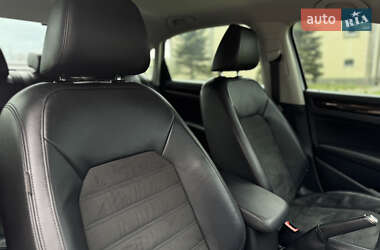 Седан Volkswagen Passat 2014 в 