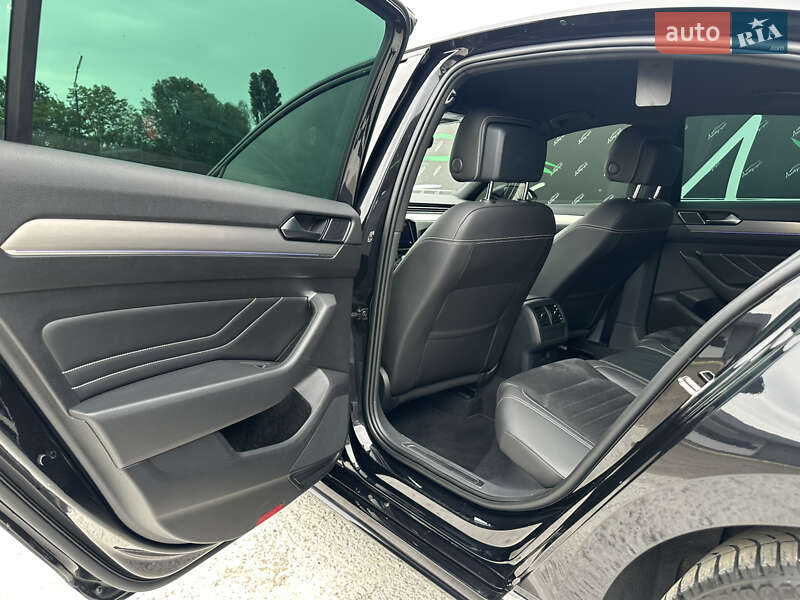 Седан Volkswagen Passat 2020 в Киеве