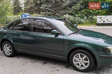 Седан Volkswagen Passat 2000 в 