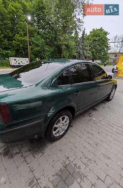 Седан Volkswagen Passat 2000 в 