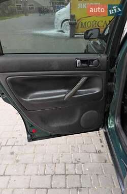 Седан Volkswagen Passat 2000 в 