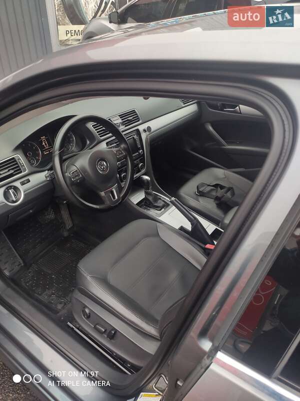 Седан Volkswagen Passat 2012 в Киеве