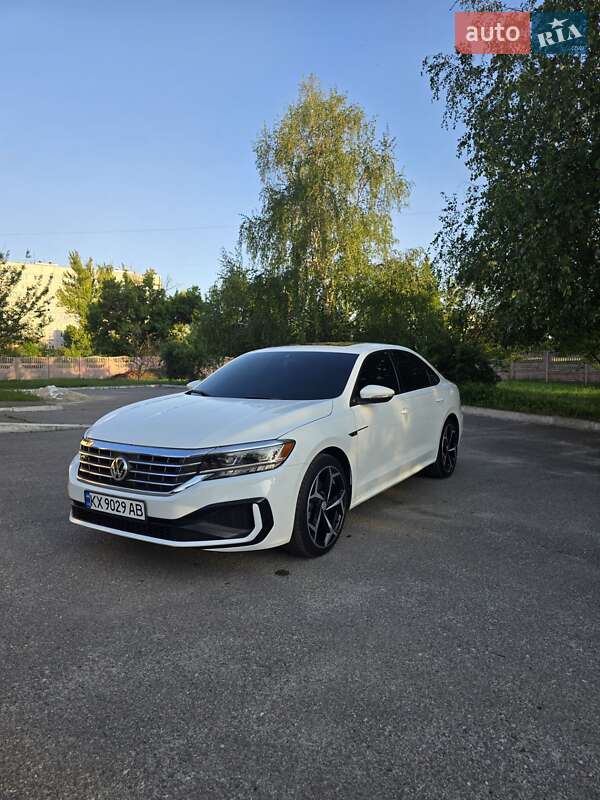 Седан Volkswagen Passat 2020 в Харькове