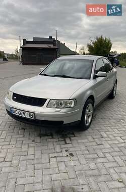 Седан Volkswagen Passat 1999 в 