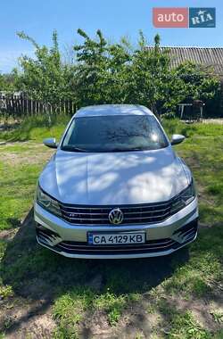 Седан Volkswagen Passat 2016 в Черкассах