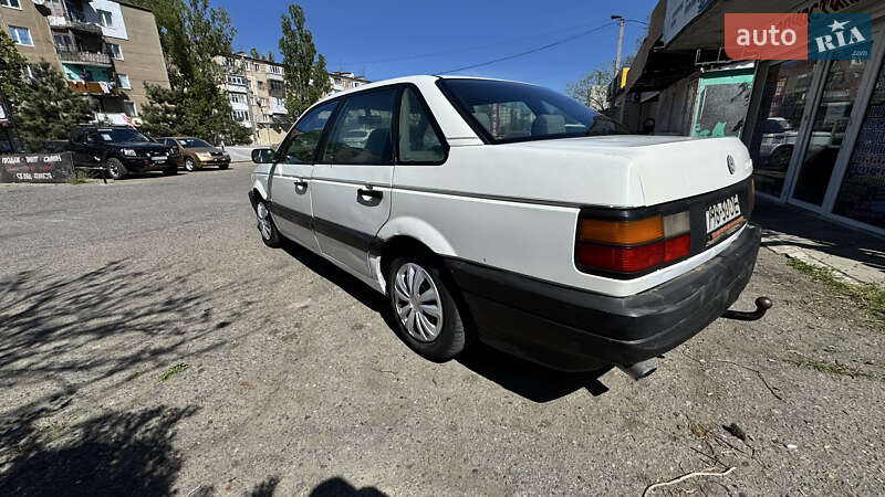 Седан Volkswagen Passat 1988 в Білгороді-Дністровському