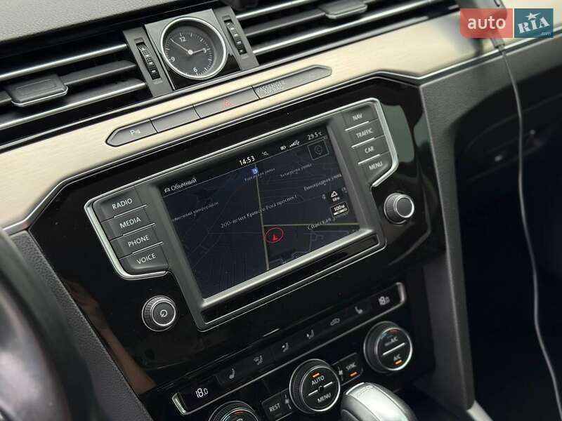 Седан Volkswagen Passat 2015 в Кривому Розі