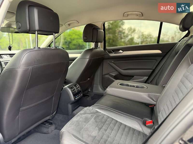 Седан Volkswagen Passat 2015 в Кривому Розі
