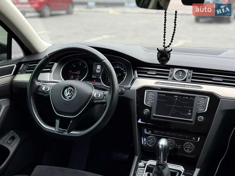Седан Volkswagen Passat 2015 в Кривому Розі