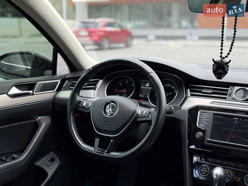 Седан Volkswagen Passat 2015 в Кривому Розі
