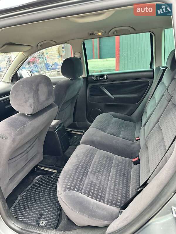 Универсал Volkswagen Passat 2002 в Глыбокой