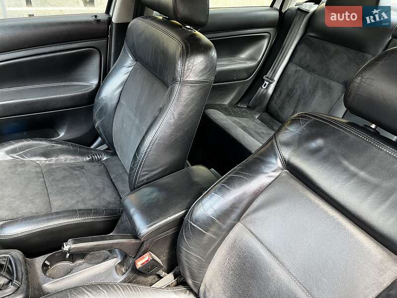 Седан Volkswagen Passat 2003 в Харкові