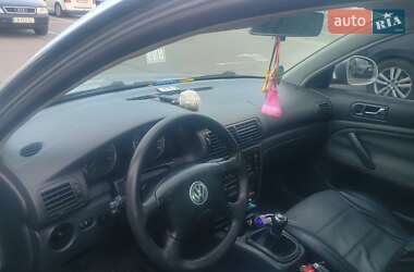 Седан Volkswagen Passat 2004 в 
