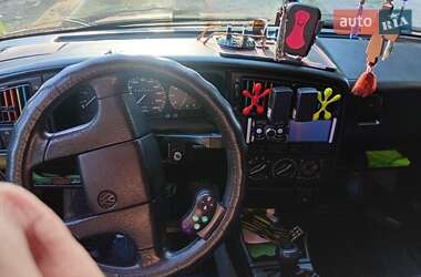 Седан Volkswagen Passat 1990 в 