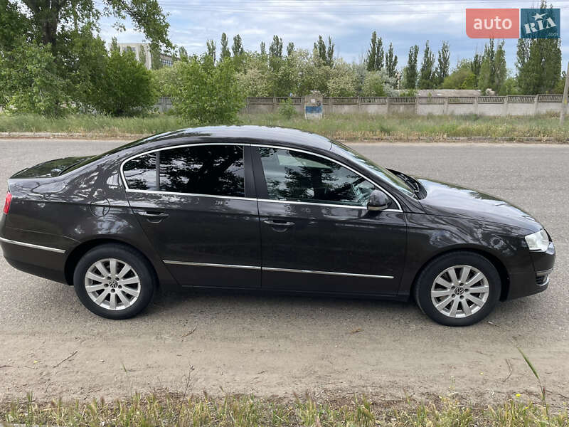 Седан Volkswagen Passat 2010 в Білгороді-Дністровському