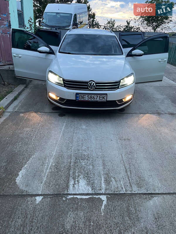 Универсал Volkswagen Passat 2013 в Николаеве фото 7 Универсал Volkswagen Passat 2013 в Николаеве