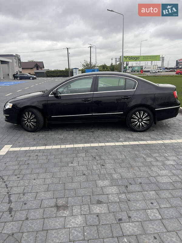 Седан Volkswagen Passat 2009 в Львове