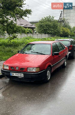 Седан Volkswagen Passat 1992 в Ровно